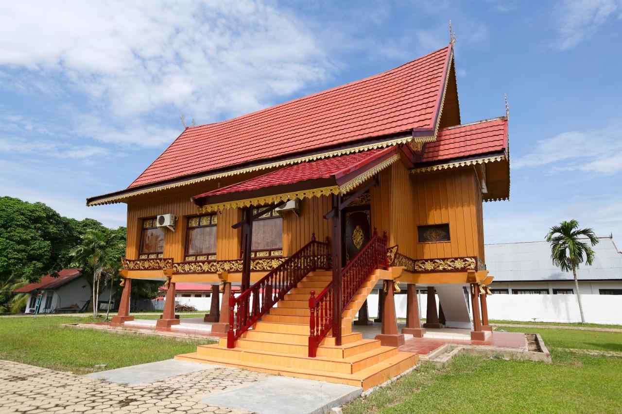 Amaris Hotel Muara Bungo - Jambi Exteriör bild