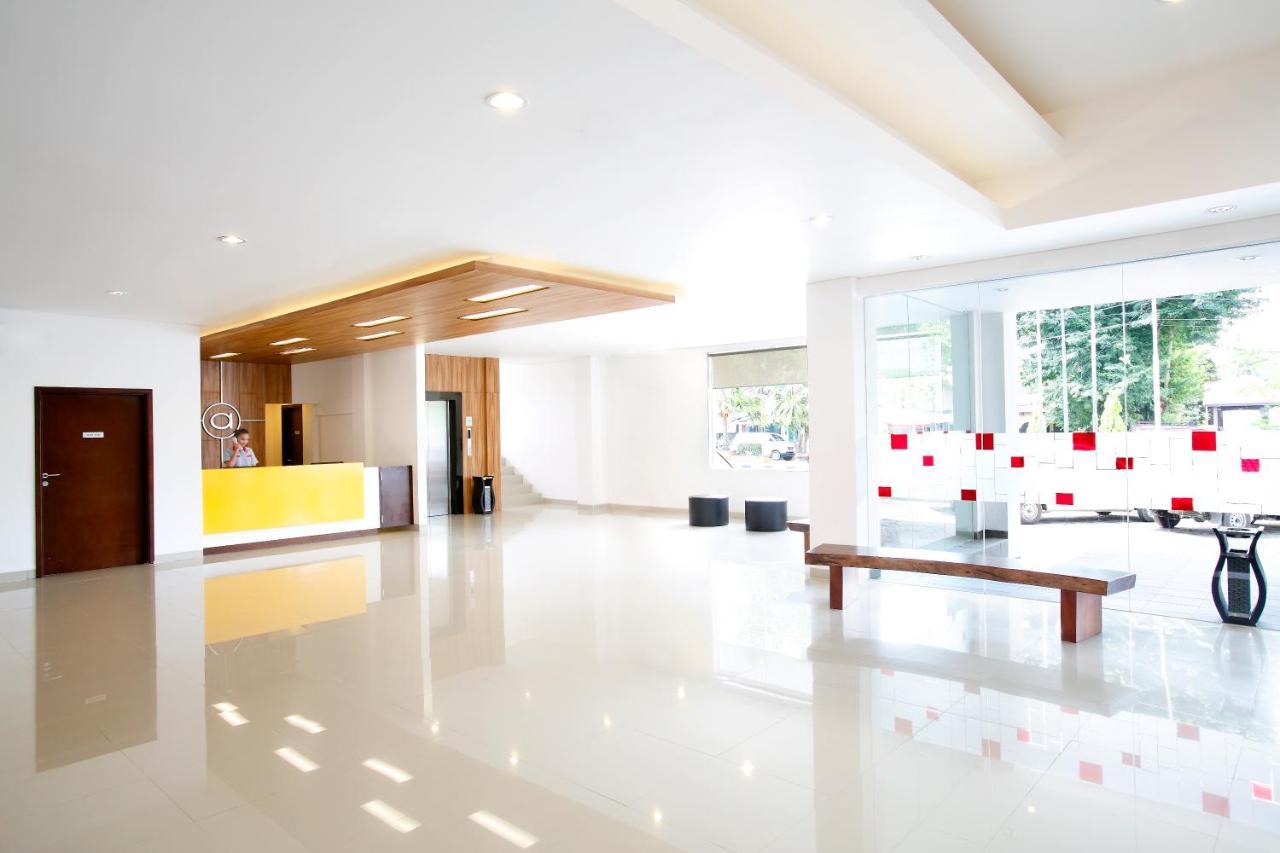 Amaris Hotel Muara Bungo - Jambi Exteriör bild