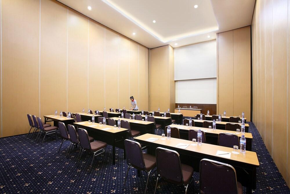 Amaris Hotel Muara Bungo - Jambi Exteriör bild